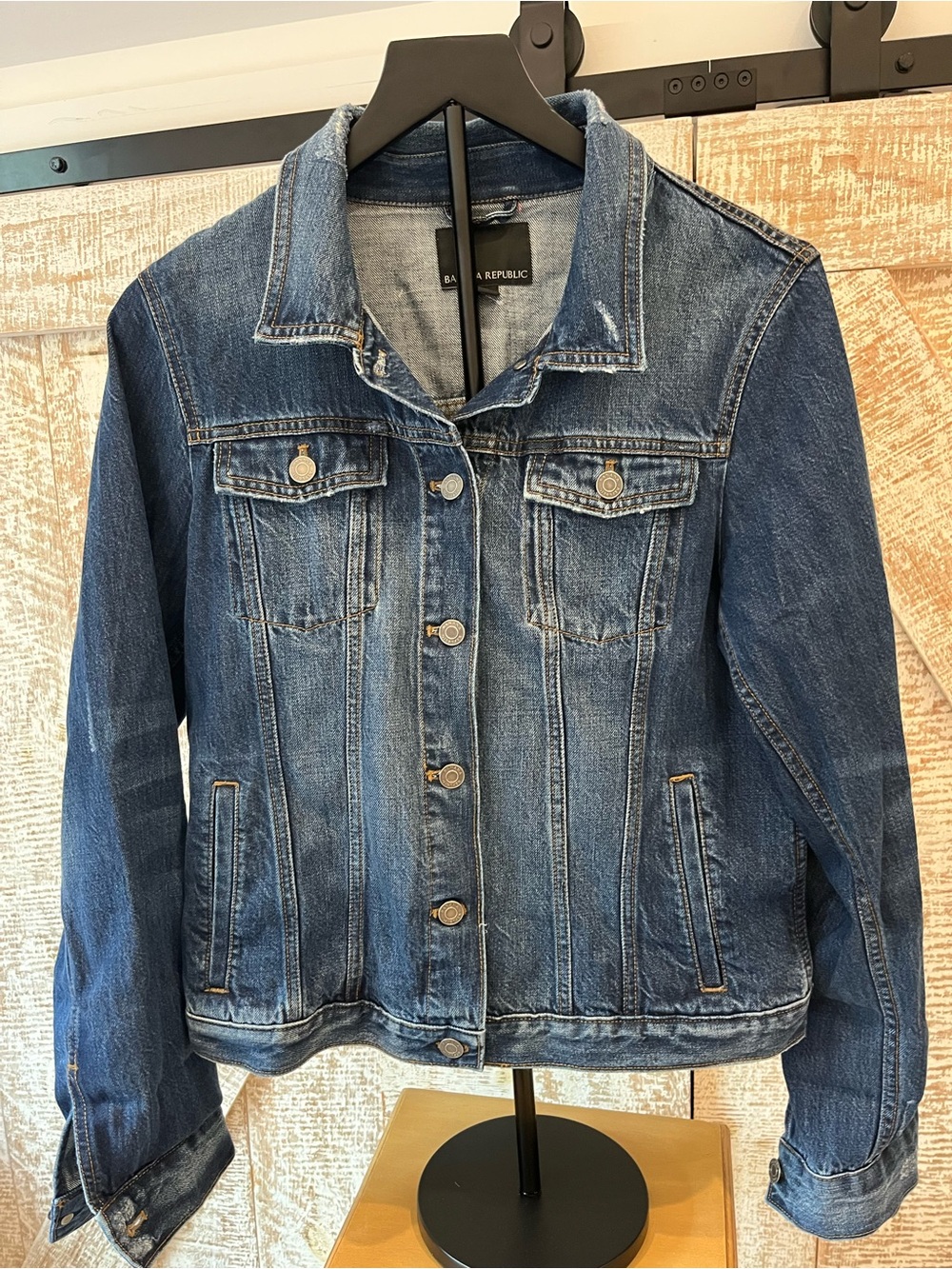 Banana Republic Women's Blue Denim Jacket Trucker Distressed Size Large